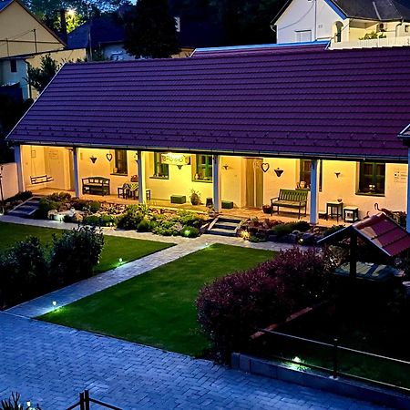 Ladislaus Schnaps-Haus Falusi Vendégház Csolnok Exterior foto